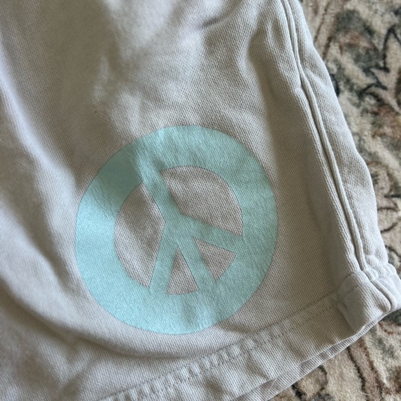 Madhappy Light Gray Shorts - Picture 3 of 6